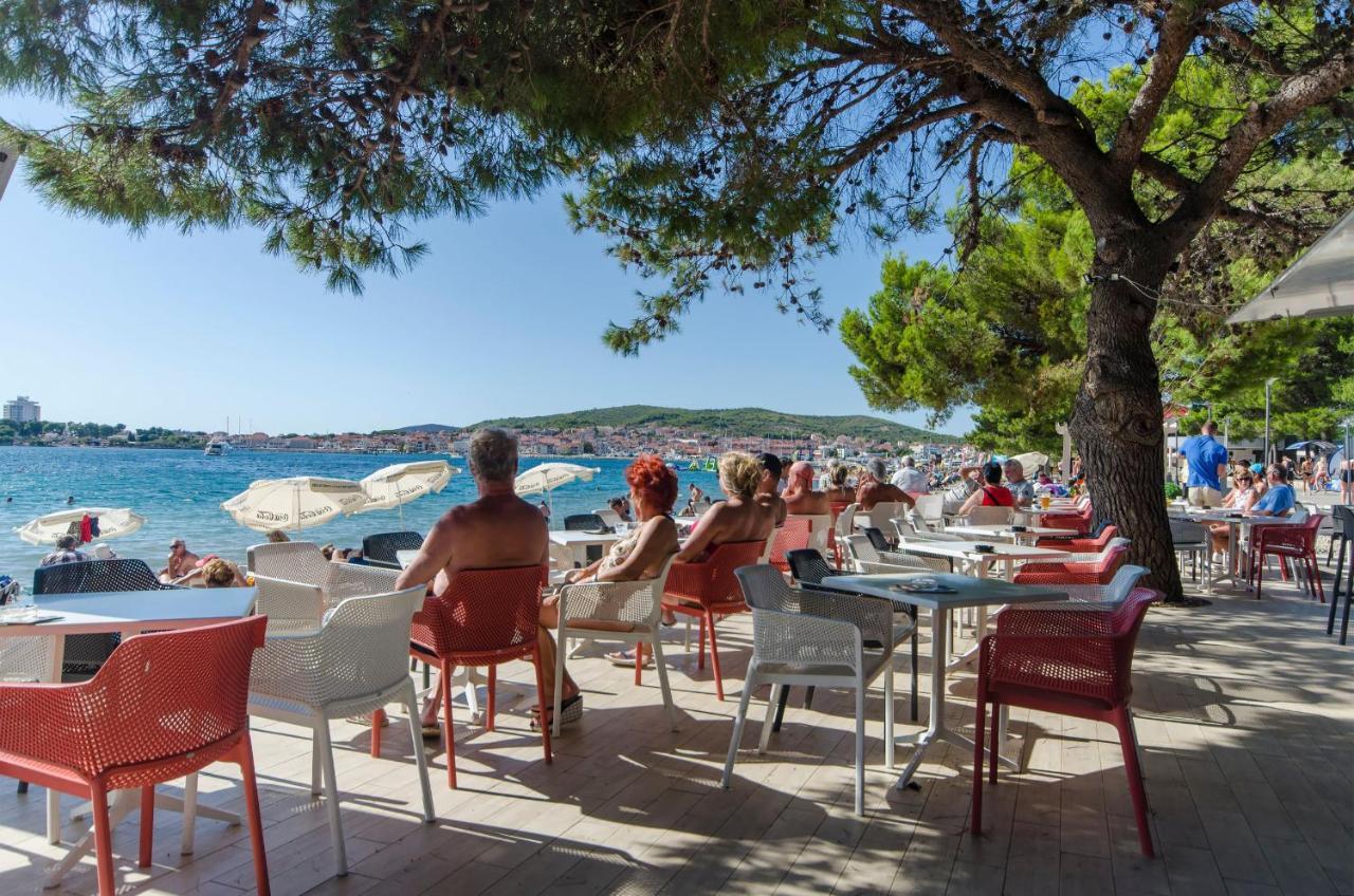 Apartmani Ana Juricev Vodice โวดีเซ ภายนอก รูปภาพ