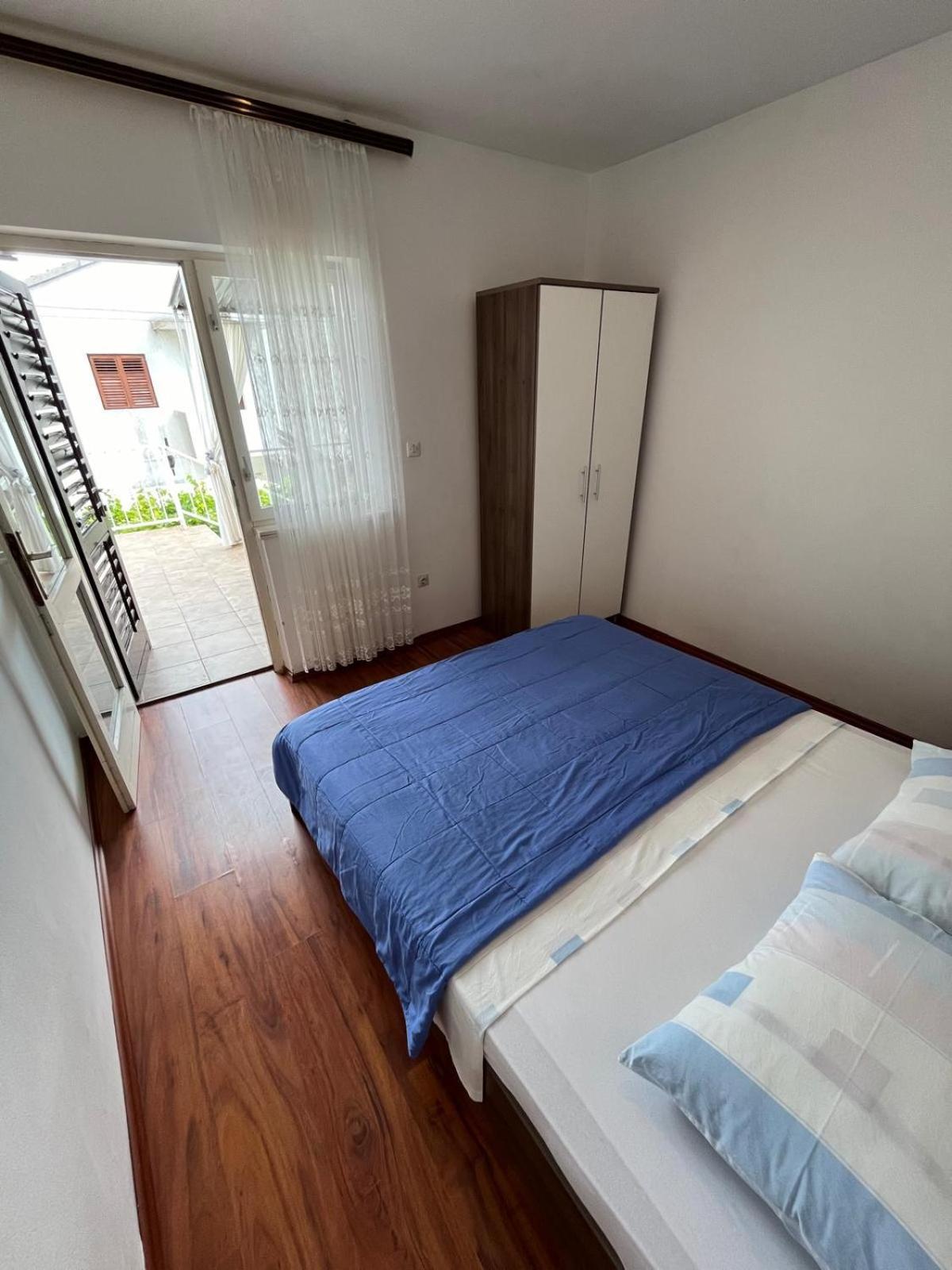 Apartmani Ana Juricev Vodice โวดีเซ ภายนอก รูปภาพ