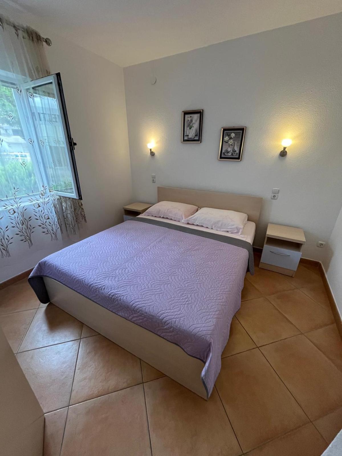 Apartmani Ana Juricev Vodice โวดีเซ ภายนอก รูปภาพ