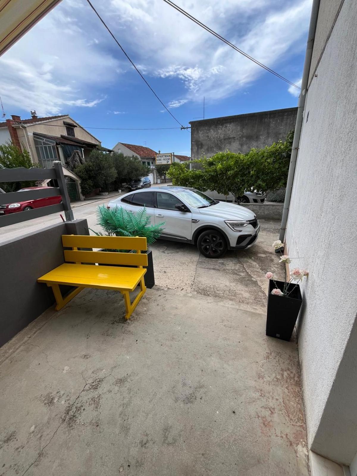 Apartmani Ana Juricev Vodice โวดีเซ ภายนอก รูปภาพ